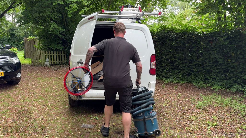 Schoorsteen onderhoud Drachten ladder bus Schoorsteen onderhoud Drachten ladder bus
